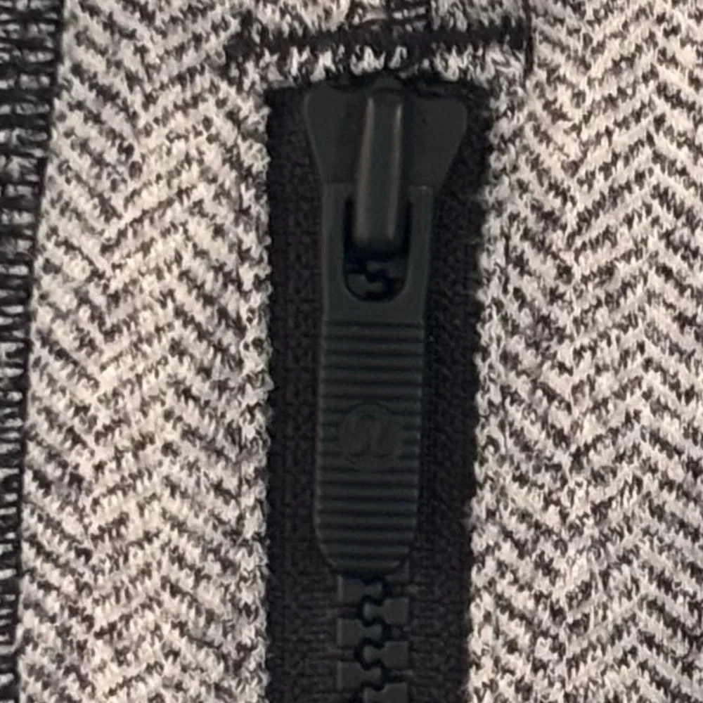 Defined Cropped Jacket - Picture 4 of 5
